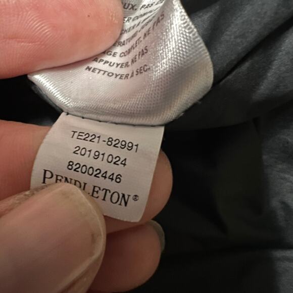 Pendleton Vest Womens Large Puffer Full Zip Down Filled Hooded Plaid Black White - Picture 7 of 9